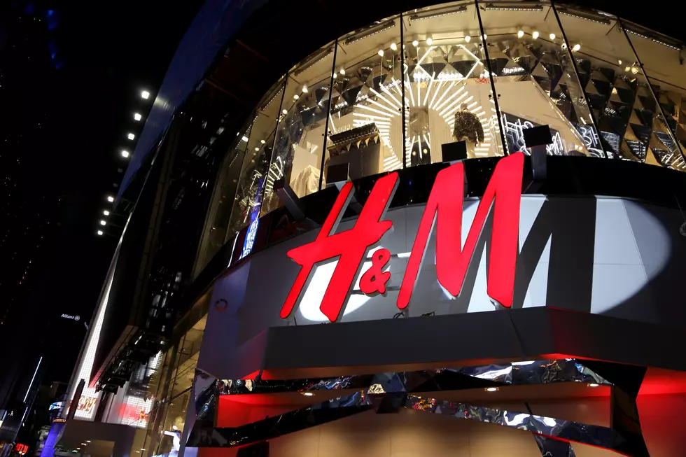 H & M Comes To Crossroads Mall in Portage